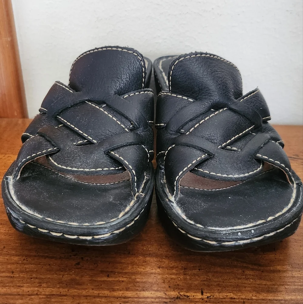 Born Comfortable Black Wedge Size 6 (36.5)